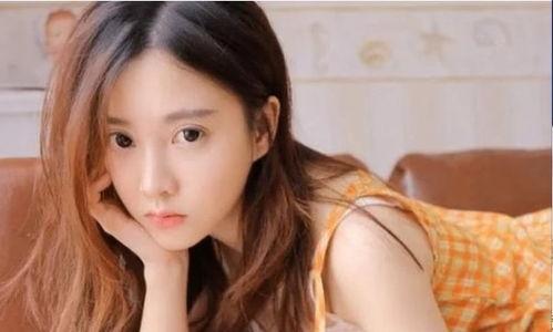 娱乐吃瓜姐网红是谁扮演的,娱乐吃瓜姐网红背后的神秘扮演者